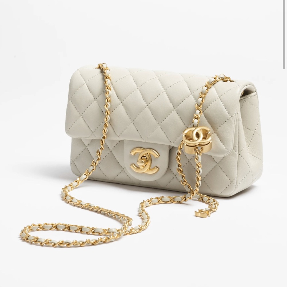 Chanel Fall-Winter 2025/26 Pre-Collection Shiny Lambskin & Gold Tone Metal